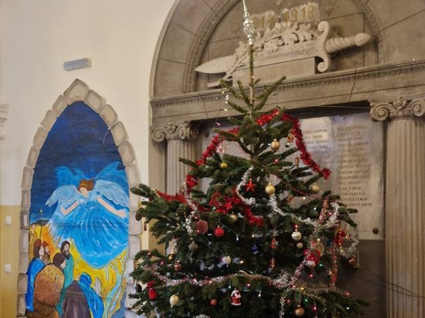 Békés, boldog ünnepeket kívánunk!